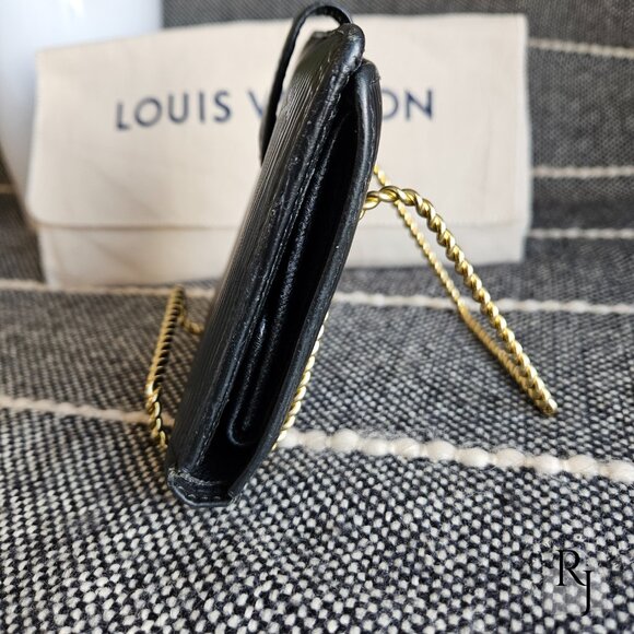 Louis Vuitton Epi Leather Bi-Fold Snap Wallet – EUC Black - Picture 4 of 16